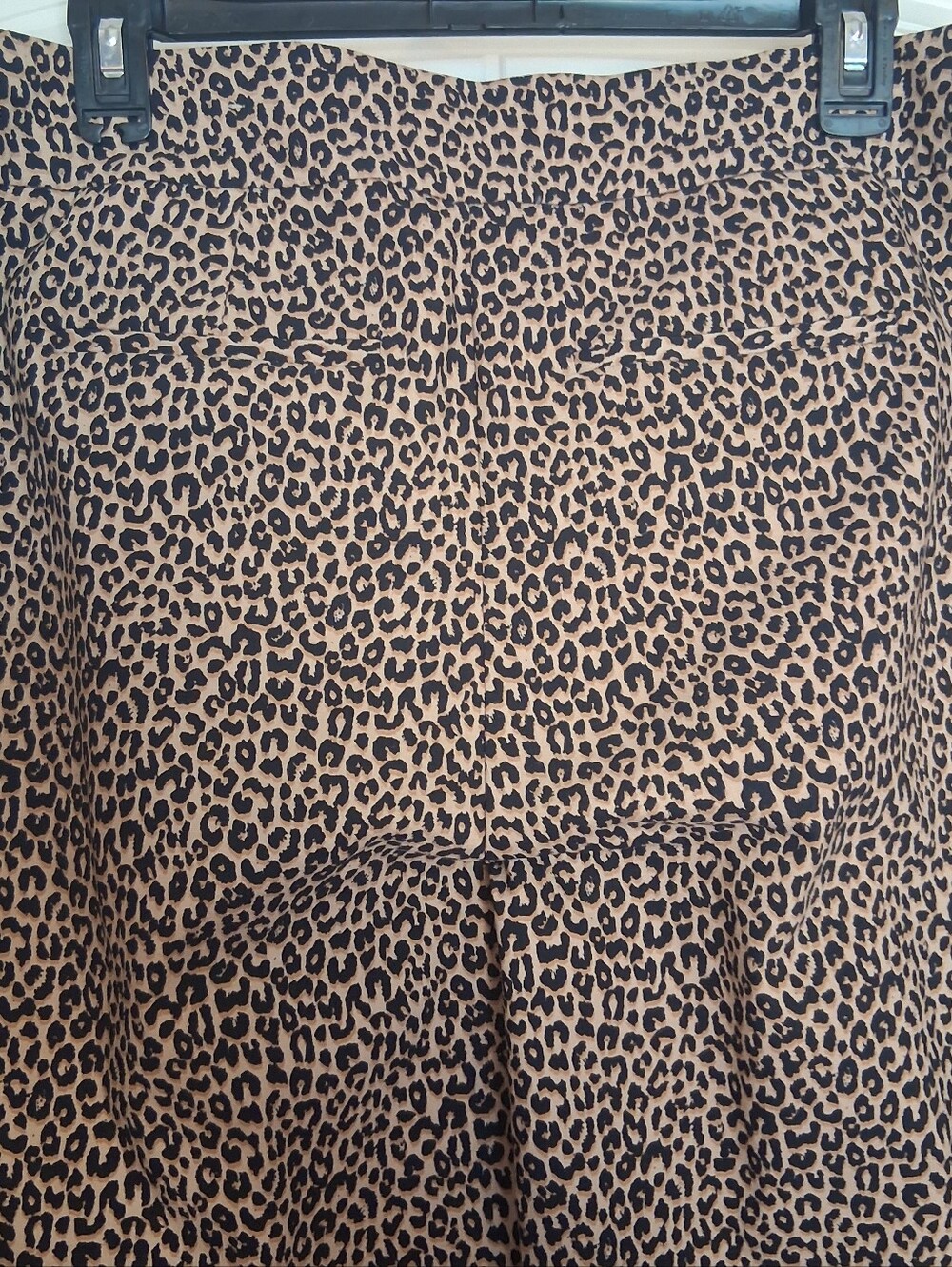 Chicos Leopard Animal Print Pull-on Stretch Pants Sz 10 Neutral Mobwife LIKE NEW - Picture 5 of 11